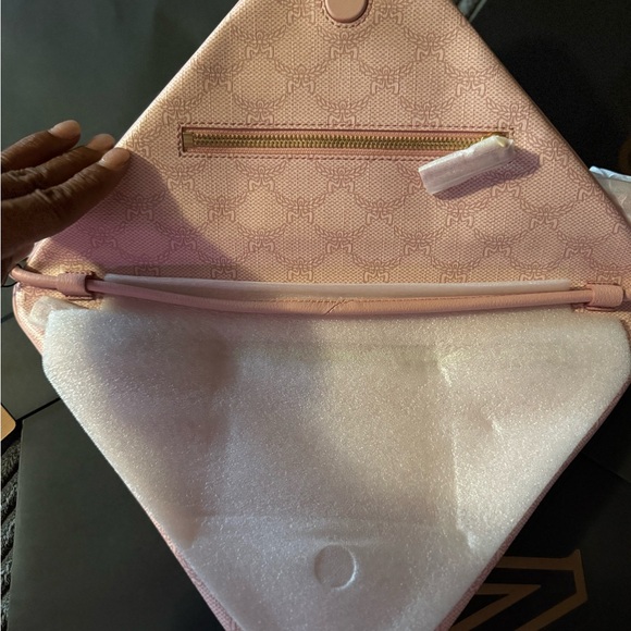 MCM Blush Pink Crossbody Bag Himmel Triangle Pouch in Lauretos - Picture 9 of 10